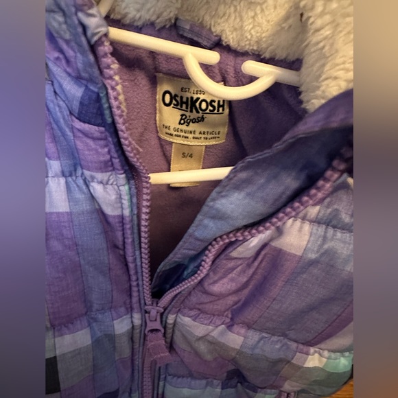 Oshkosh girls size 4 winter coat - Picture 2 of 2
